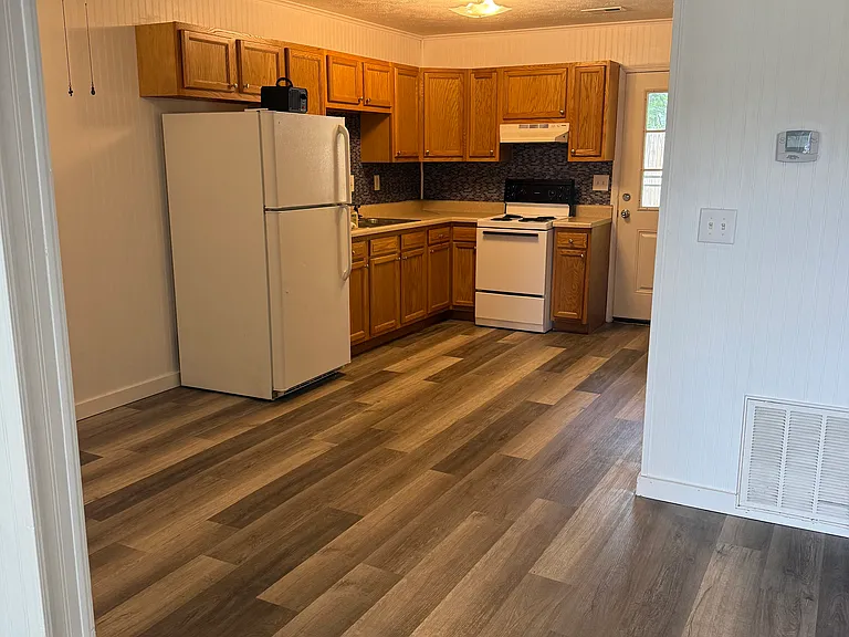 1105 S Mechanic St #B — Photo 9