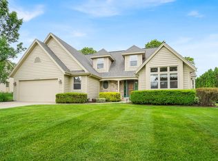 W151N10137 Windsong Cir W, Germantown, WI