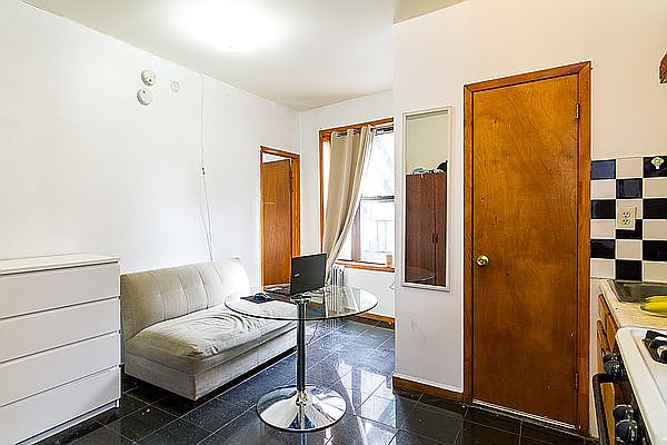 1st image of 208 Grand St APT 9
