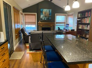 876 W 24th Ave, Vancouver, BC