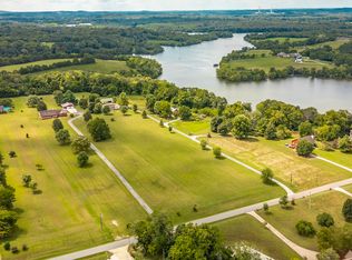 117 E Robertson Rd, Castalian Springs, TN 37031