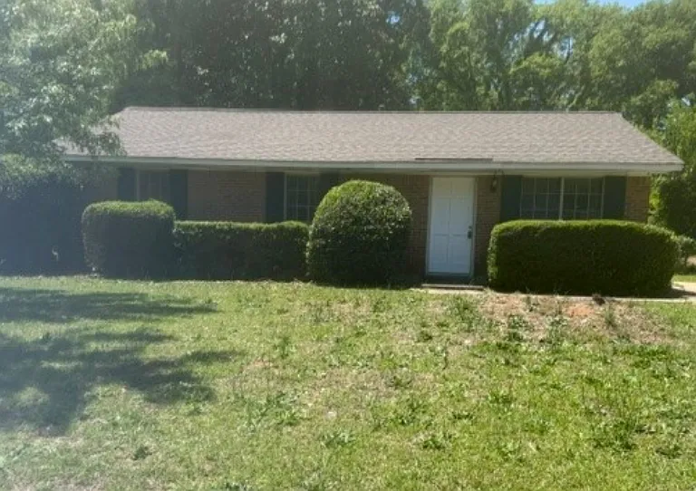 217 Townsend Dr — Photo 1