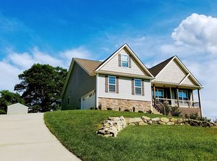 132 Beck Creek Cir, Flat Rock, NC 28731