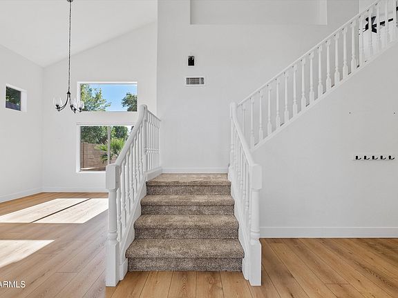 3rd image of 793 W CANARY Way