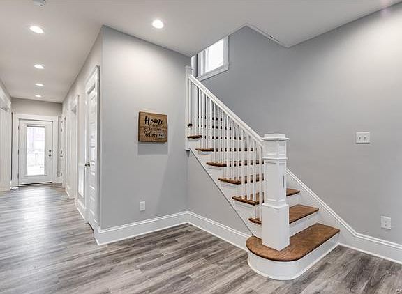 4th image of 3124 Barton Ave