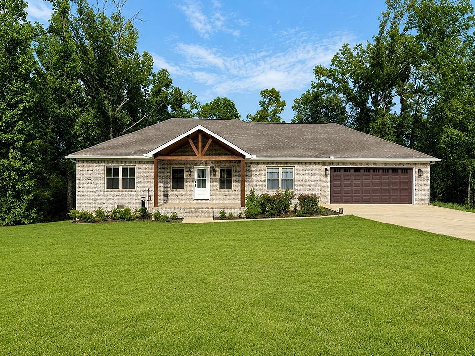 1st image of 320 Hawthorne Ln