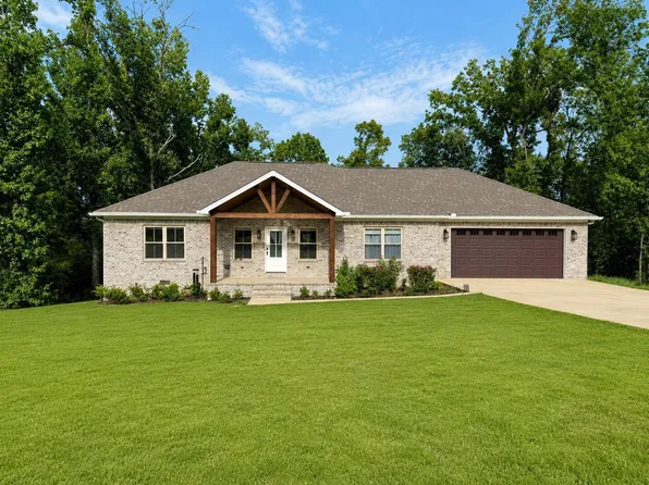320 Hawthorne Ln, Savannah, TN 38372