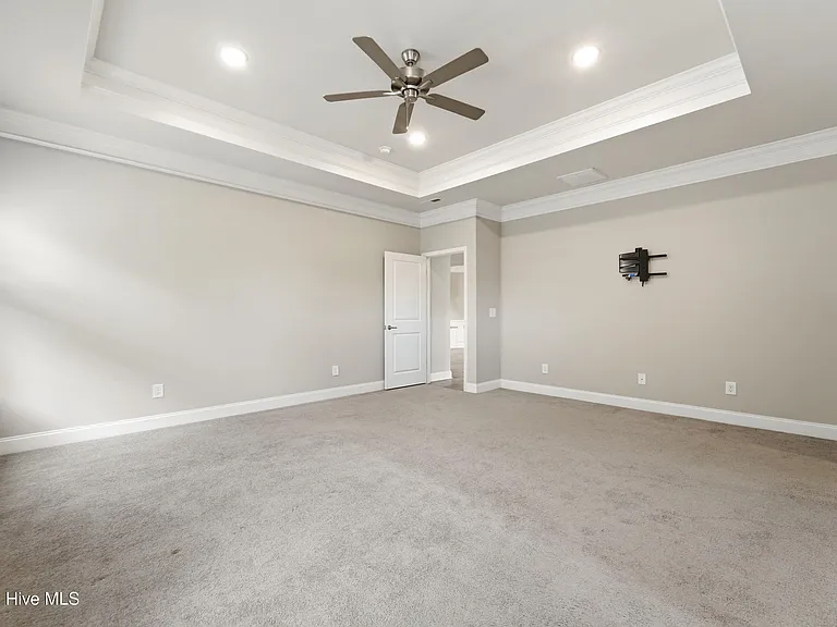 755 Greenwich Pl — Photo 25