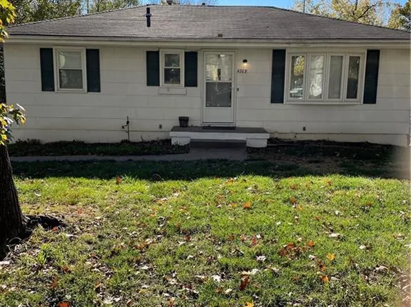 4209 NE Sunnybrook Ln, Kansas City, MO 64117