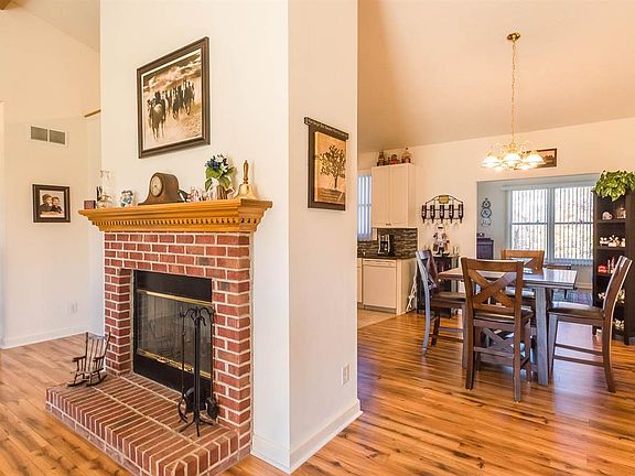 5th image of 9523 E Oak Hill Dr
