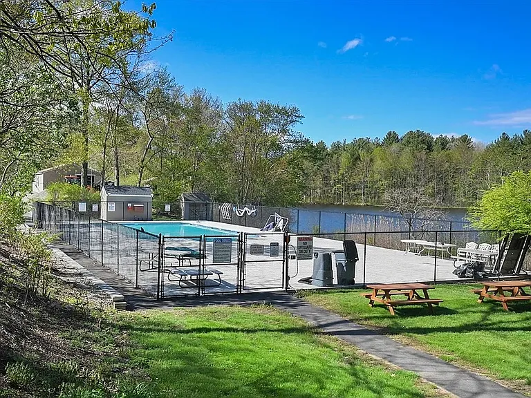 16 Thayer Pond Dr #16 — Photo 9