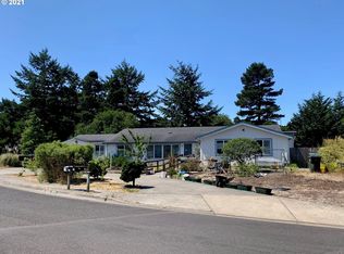 3855 Spruce St, Florence, OR 97439