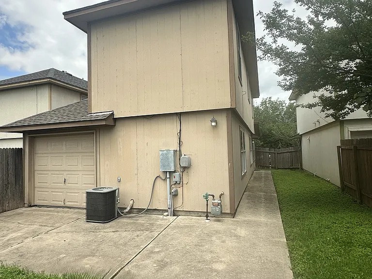 4519 Felicity Ln — Photo 21