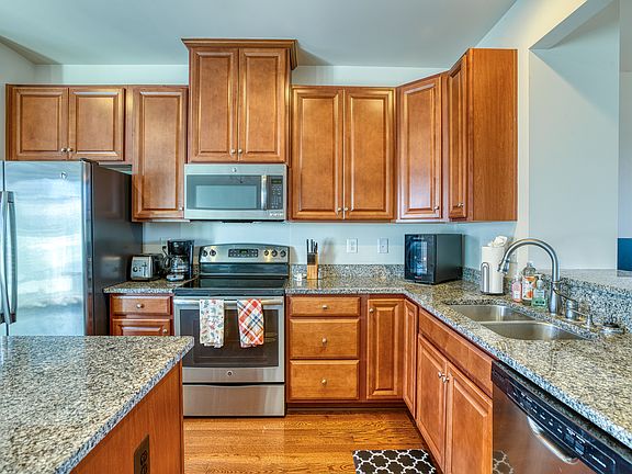 5th image of 9024 Randolph Cir