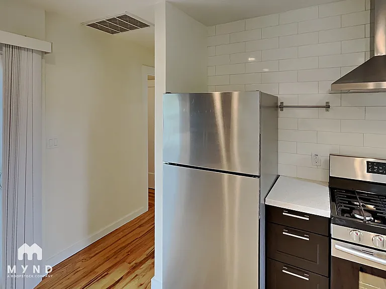 2118A Roosevelt Ave #2118A — Photo 4