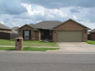 2008 NE 32nd St, Moore, OK 73160