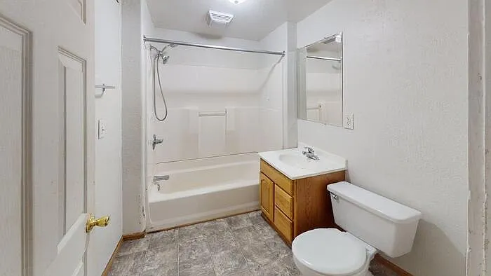 1 bed, 1.0 bath, $850 — Photo 3