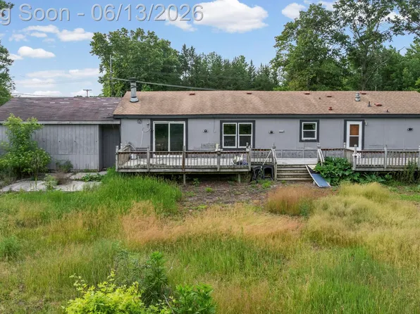 51105 Arkona Rd, Belleville, MI 48111