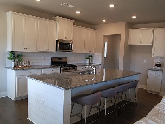 4th image of 7336 McDaniel Ln #6