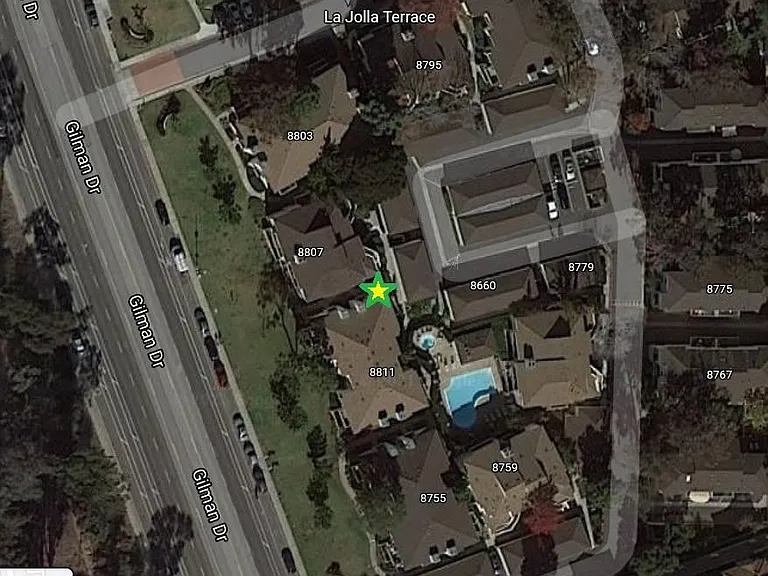 8811 Gilman Dr #A — Photo 24
