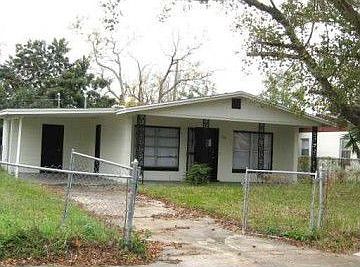 2nd image of 7615 Ferrara Ave