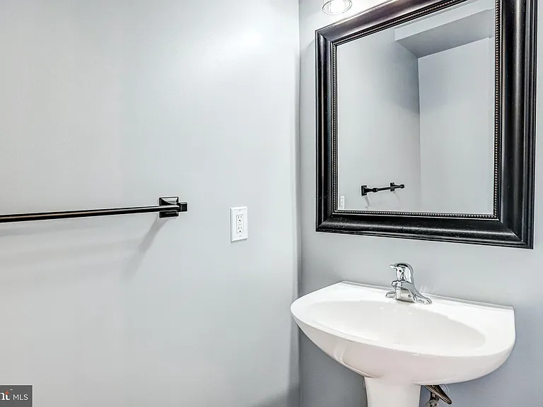 42526 Mayflower Ter — Photo 23