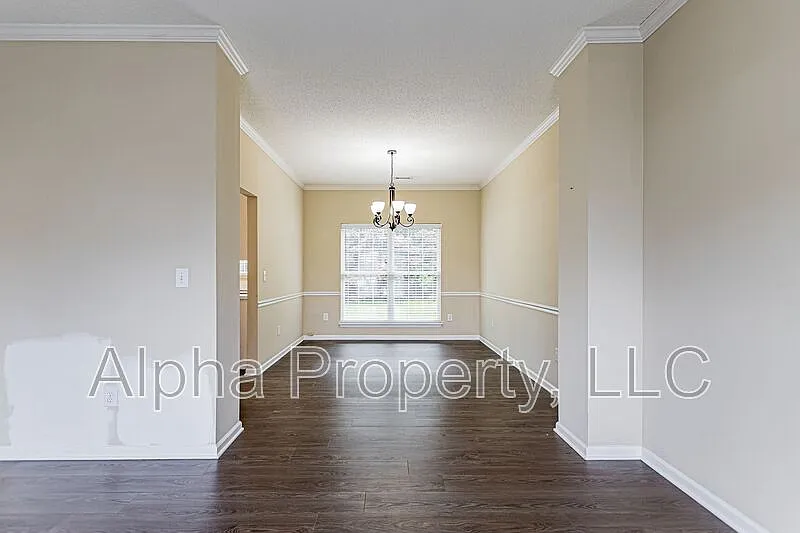 3 bed, 2.5 bath, 2200 sqft, $2,150 — Photo 4