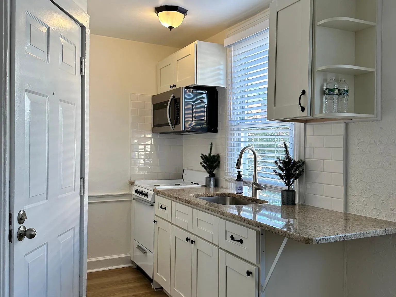 324 Mill St — Photo 1