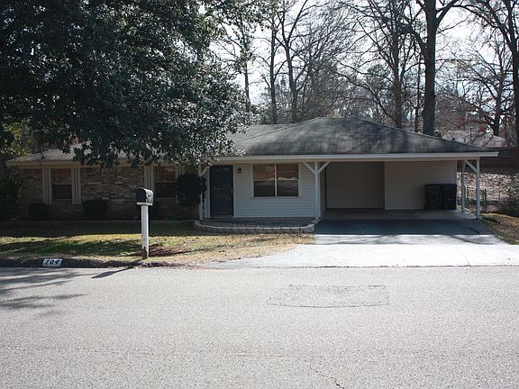 2nd image of 704 E Lynnwood Ln