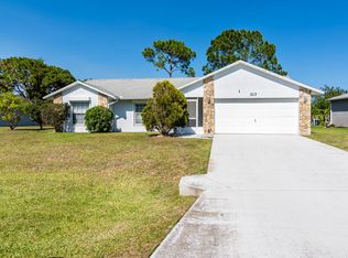 313 Vin Rose Cir SE, Palm Bay, FL 32909