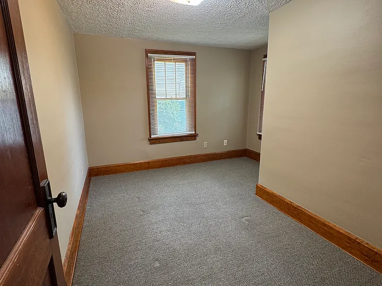 160 Fairview Ave — Photo 14