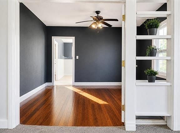 3rd image of 813 28th St