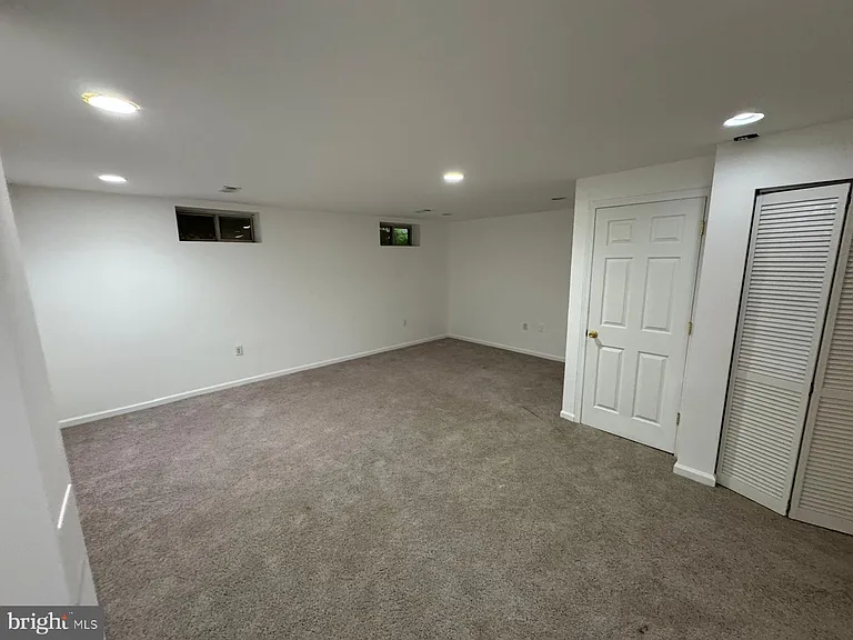9324 Town Place Dr — Photo 15