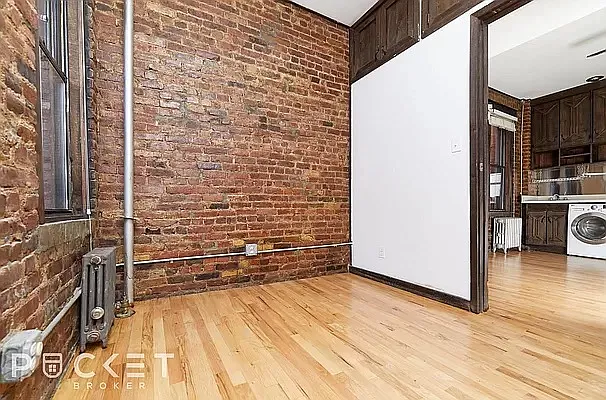 Rented by PocketBroker Inc | media 7