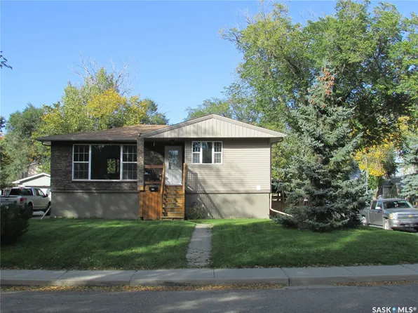 204 19th Avenue, Regina, SK S4N 1N1
