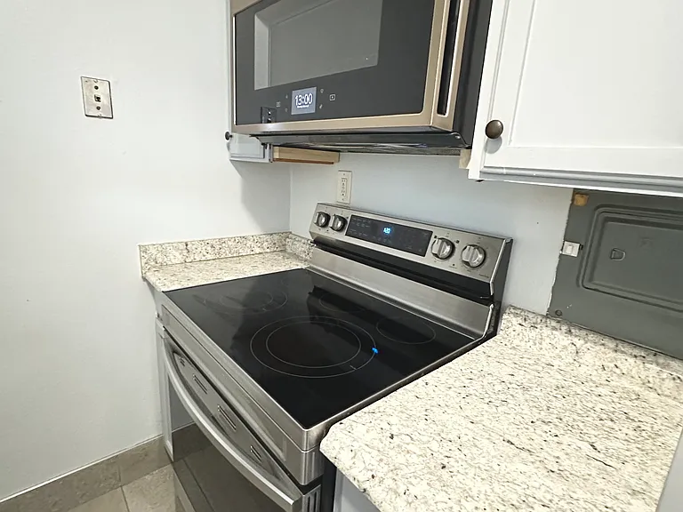 440 E 11th Ave #B-6 — Photo 11