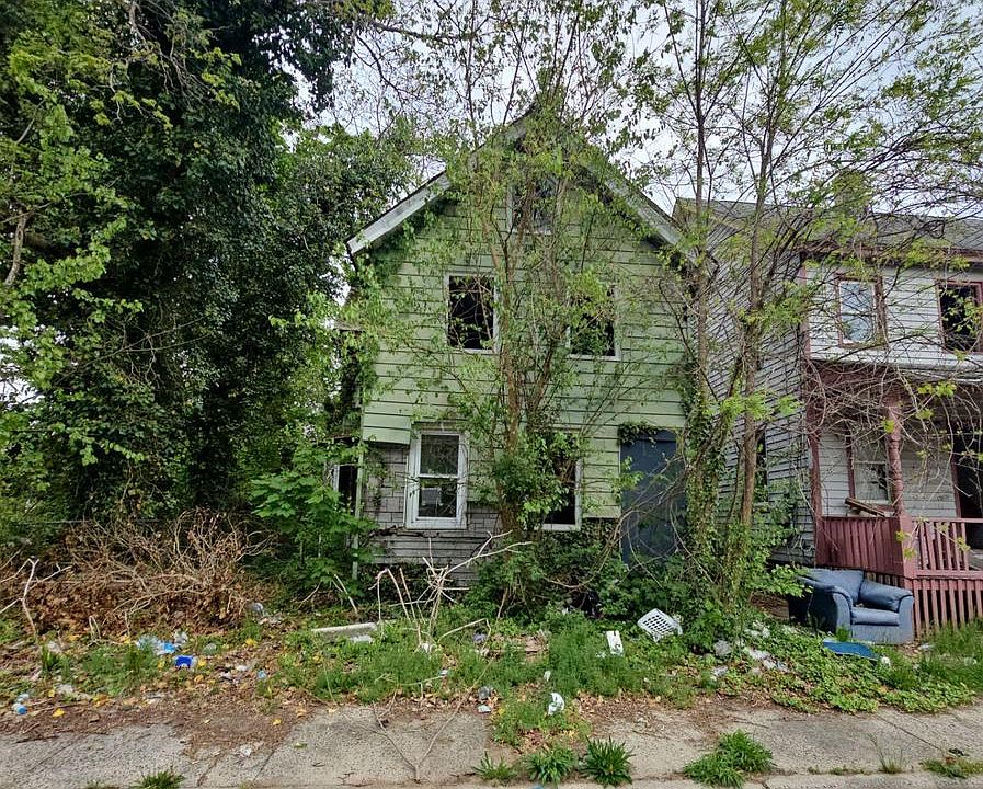 1st image of 35 Eakin St