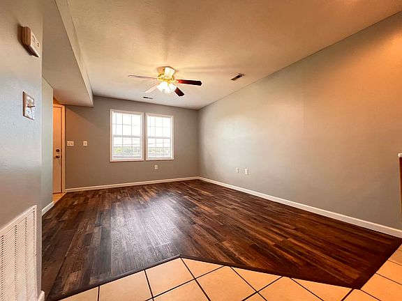 4th image of 1701A Pleasant St