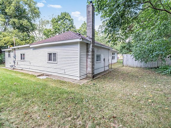 4th image of 3916 Oakland Dr