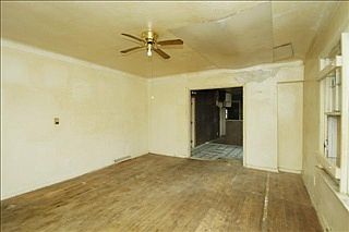 4th image of 437 Hutchinson St