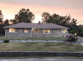 30 Malaga Dr, Ewing, NJ 08638