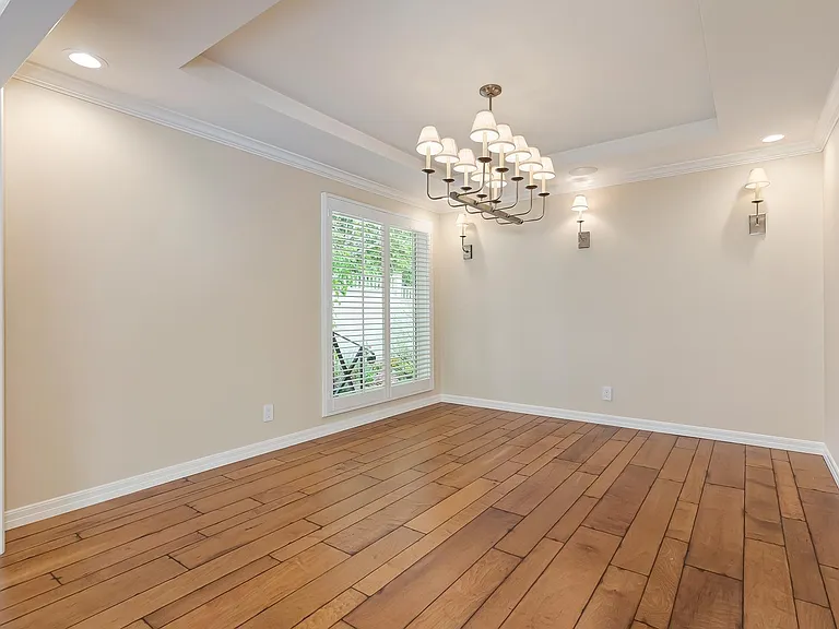 4211 Toluca Lake Ave — Photo 13