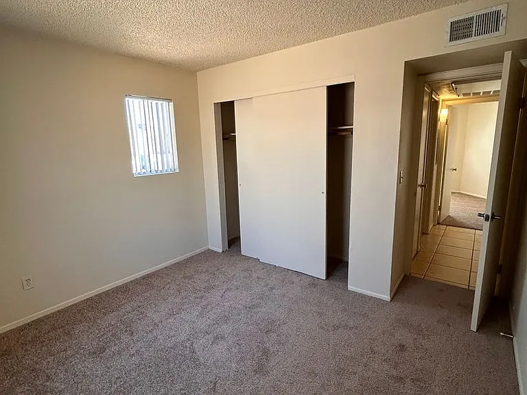 1409-1417 N El Rio Dr — Photo 11