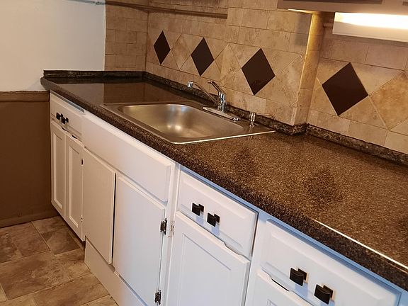 New kitchen countertops and new kitchen cabinets