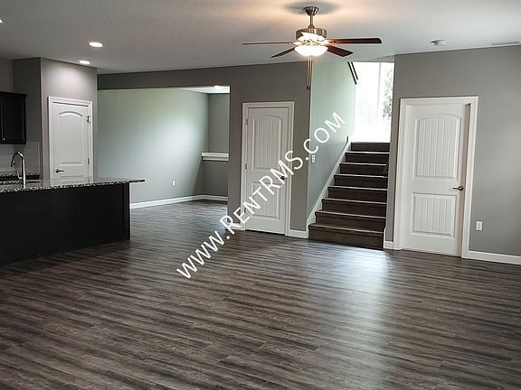 3rd image of 4405 SE Gemstone Ln