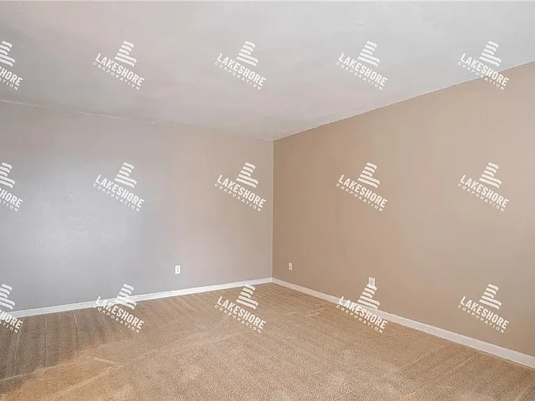 23624 52nd Ave E — Photo 15