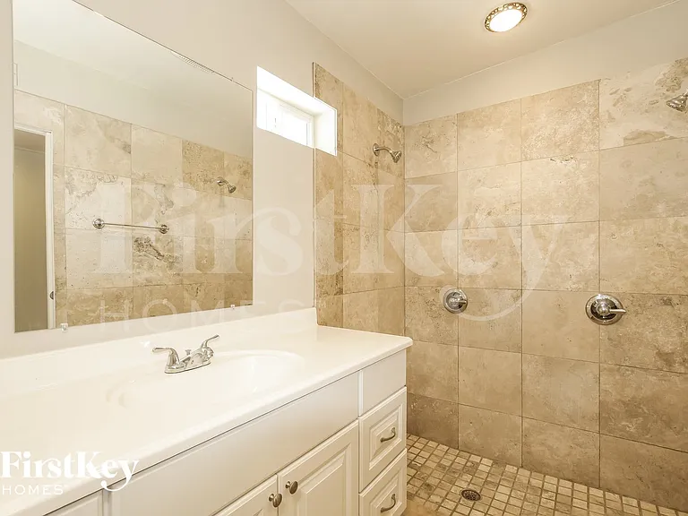 2028 W Schell Dr — Photo 10