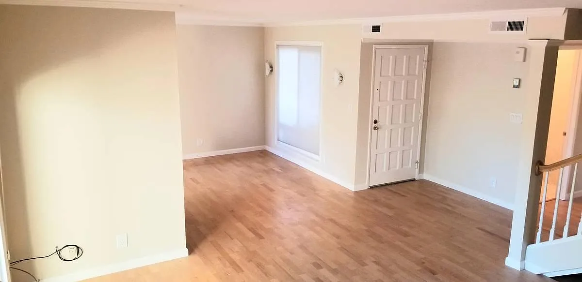 2 bed, 1.5 bath, 1270 sqft, $4,800 — Photo 2