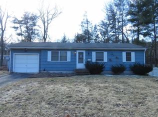19 Ellington Rd, Northampton, MA 01062
