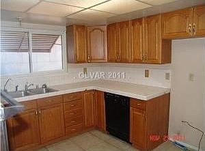 4th image of 5457 Bentley Ave